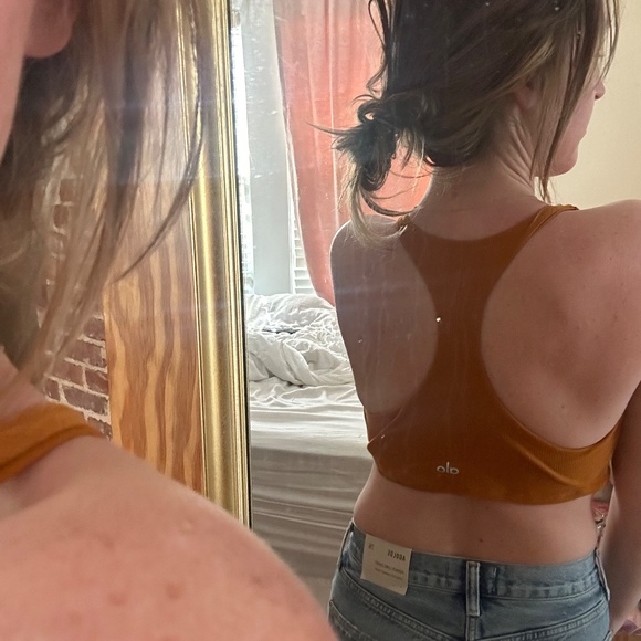 ALO YOGA BURNT ORANGE YOGA TOP WITH KNOT - Picture 2 of 5